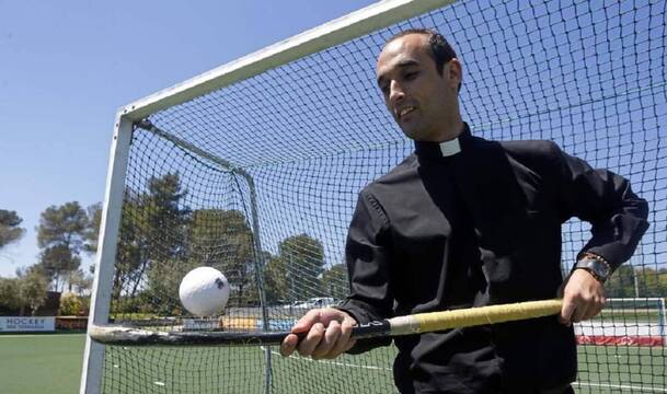 Carlos Ballbé sacrificó su carrera deportiva para ir al Seminario