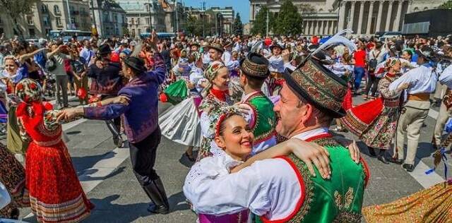 Festival y bailes en Hungría