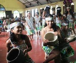 Jóvenes indígenas de San José del Amazonas en un encuentro parroquial