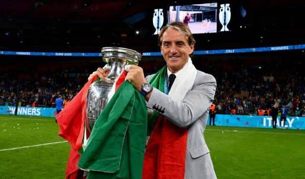 Roberto Mancini con la Eurocopa