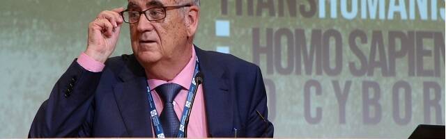 Juan Arana, catedrático emérito de filosofía de la Universidad de Sevilla, explica cómo enfrentarse al transhumanismo - hablando de la conciencia