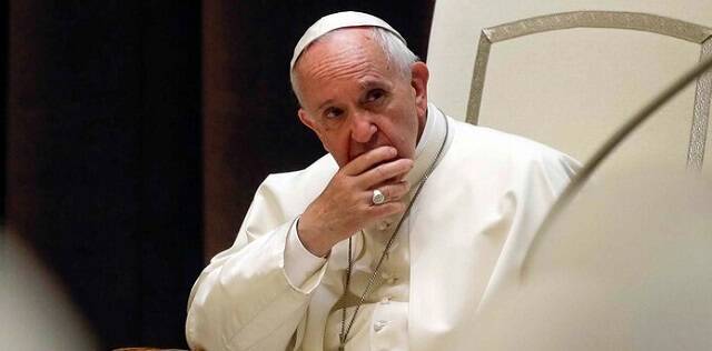 En Papa Francisco en el Aula Pablo VI - desde allí retoma en agosto las catequesis de cada miércoles