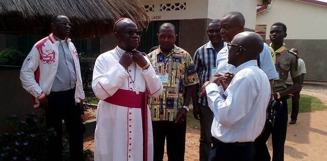 El obispo Kasanda, de Mbujimayi, pide un castigo ejemplar para los que asaltan y profanan iglesias