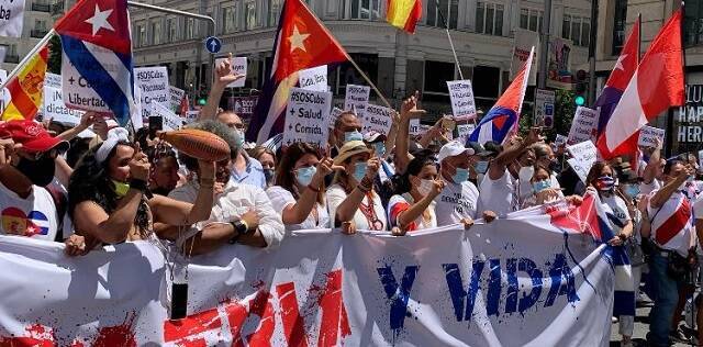 Manifestación en Madrid a favor de las libertades en Cuba... a muchos que se manifestaron en la isla los han ido deteniendo