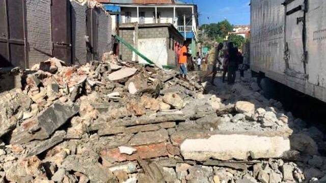 Edificio destruido en Haiti.