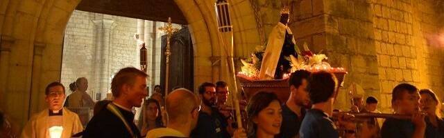 Una procesión con la Virgen de Rocamadour en 2019... muchos santuarios medievales aún tienen una gran vida y atraen multitud de peregrinos