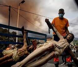 Crucifijos desalojados en La Palma