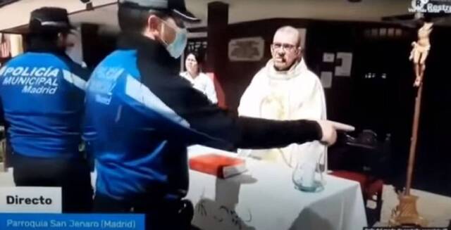 Policía interrumpe la misa en Madrid