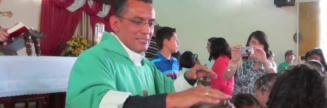 El padre Elio cuenta la situación que vive Venezuela y lo que hace la Iglesia para ayudar / CARF