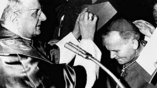 Pablo VI y Juan Pablo II.