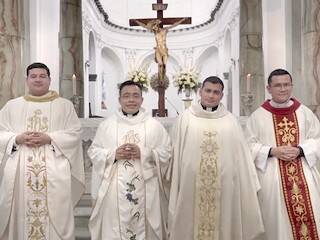 Cuatro vocaciones sacerdotales