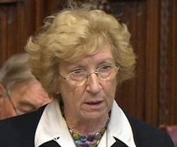 La baronesa Molly Meacher, además de diputada en los Lores, es presidenta del lobby eutanásico inglés