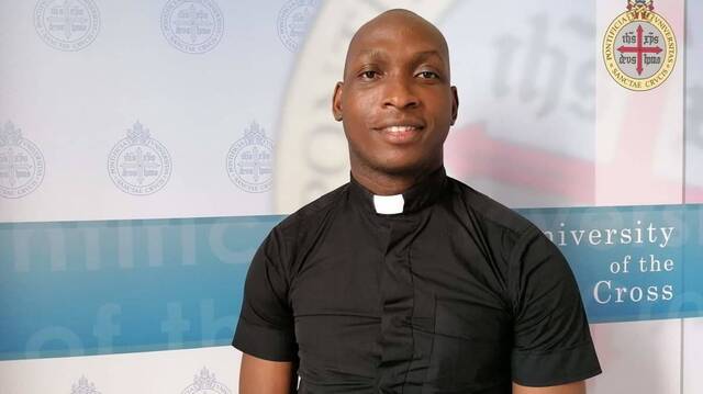 Cosmas, sacerdote de Nigeria