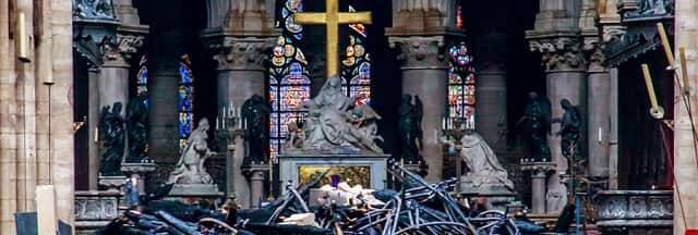 El interior de Notre Dame tras el incendio