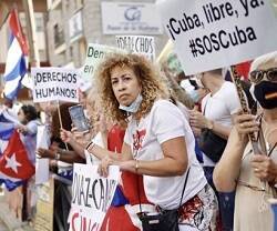 Manifestación en Madrid pidiendo libertades para Cuba - foto de Guillermo Navarro en ABC