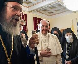 Francisco en Chipre se ha reunido con Crisóstomos II, arzobispo ortodoxo, y otros jerarcas de la Iglesia Ortodoxa