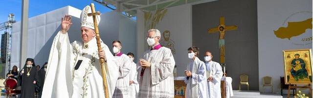 Miles de fieles asistieron a la misa del Papa Francisco en Chipre
