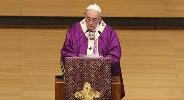 El Papa Francisco pronuncia la homilía en la Misa del II Domingo de Adviento en Atenas