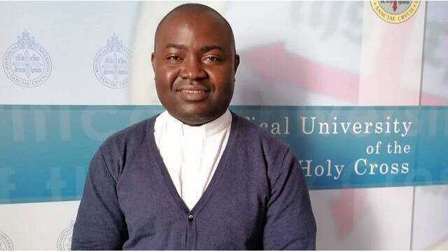 Belvy Delphane Diandaga es un sacerdote del Congo y alerta de una urgente evangelización ante el avance del protestantismo en el país