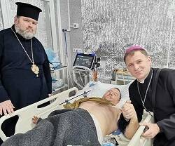 El obispo latino Honcharuk y el metropolita ortodoxo Mitrofán comparten búnker, con familias y heridos, en Járkov, ciudad rusohablante muy bombardeada por los rusos