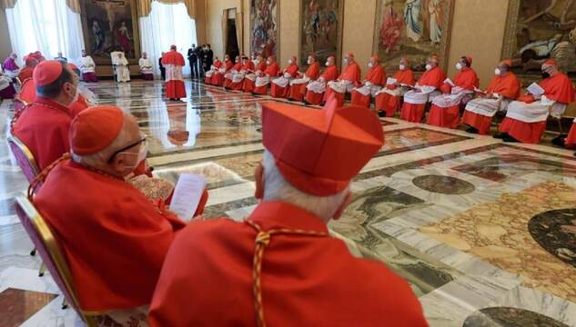 Consistorio Público Ordinario presidido por el Papa