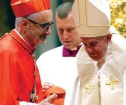 El cardenal Michael Czerny y el Papa Francisco.