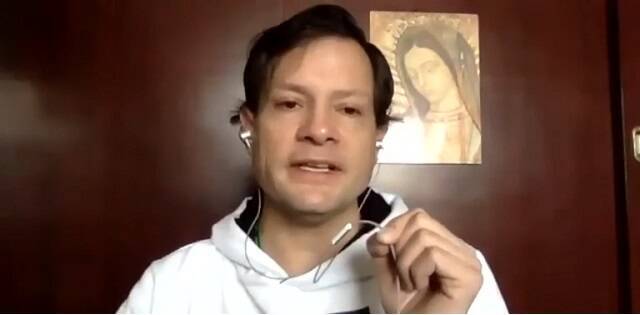El periodista y evangelizador mexicano Oliver Vázquez Rubí  habla de su experiencia de conversión con la Virgen