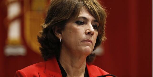 La socialista Dolores Delgado, antes Ministra de Justicia, ahora Fiscal General del Estado, debería investigar todos los abusos a menores, no solo los eclesiales