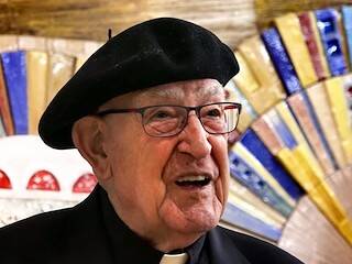 El padre Urriza, 100 años y 70 de párroco