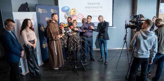 Hoteleros y responsables de Cáritas Polonia anuncian un desayuno especial de Pascua ortodoxa en hoteles para los refugiados ucranianos