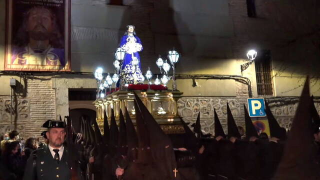 Salida de la procesión del Cristo de Medinaceli, el Martes Santo en Ocaña (Toledo).