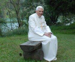 El Papa Emérito Benedicto XVI.