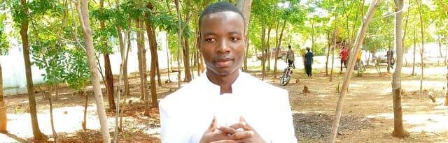 Benedicto es un joven seminarista de Tanzania