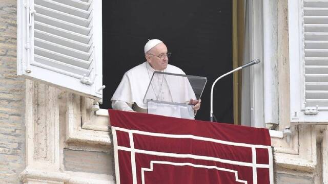 El Papa  presidió el rezo del Regina Caeli este IV Domingo de Pascua / Vatican Media