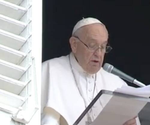 Papa Francisco en el balcón De San Pedro.