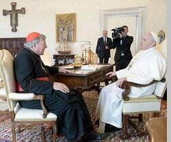 El Papa Francisco con el cardenal Pell en octubre de 2020