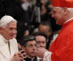El Papa Benedicto XVI y el cardenal Gerhard Müller.