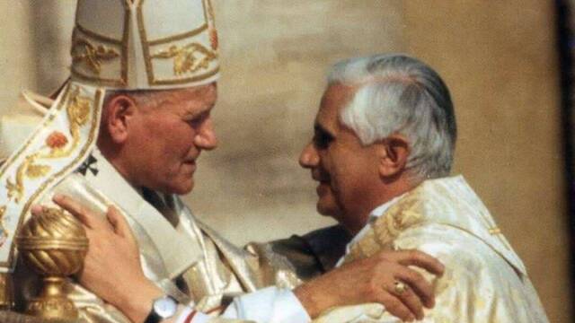 Juan Pablo II y el cardenal Ratzinger.