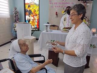 Sor Estrella, 75 años consagrada a Dios