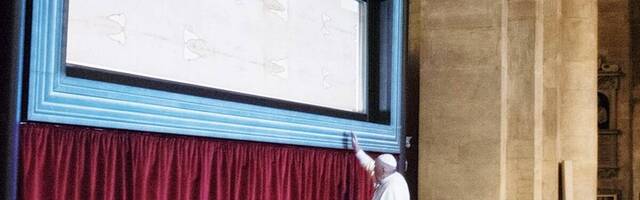 El Papa Francisco, ante la Sábana Santa de Turín.