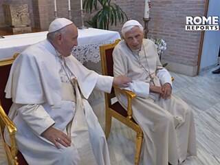 Benedicto XVI recibió a los cardenales