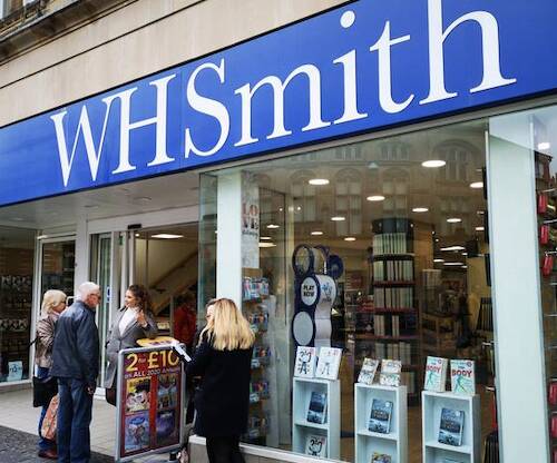 Cuestionar al lobby gay en Reino Unido sale caro: las librerías WHSmith retiran una revista católica