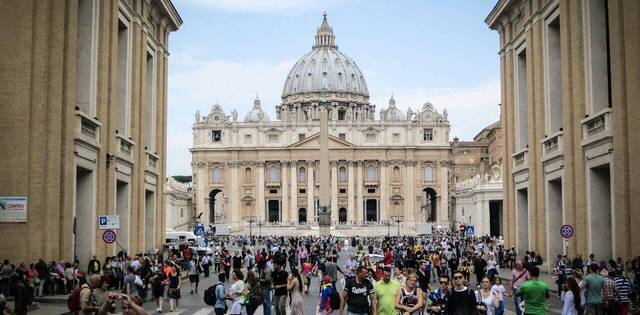 La Basílica de San Pedro se resiste a ser un «gran museo»: accesos solo para fieles y más liturgias 