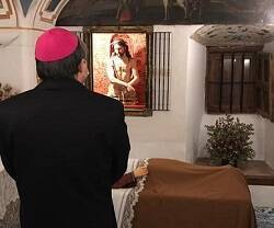 El Nuncio en España, Bernardito Aúza, visitó la tumba de Santa Teresa en Alba de Tormes