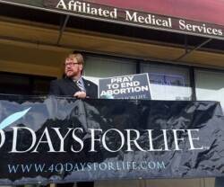 40 Días por la Vida en la clausurada Affiliated Medical Services. 