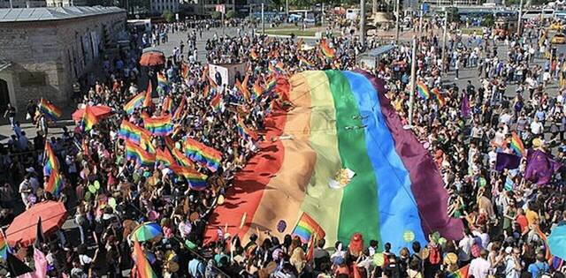 Cuestionar los postulados del lobby gay... camino de ser un «delito de lesa humanidad» para la ONU