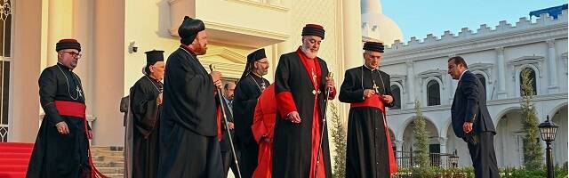 El Patriarca siríaco Mar Awa III en el sínodo asirio de 2022... los antiguos nestorianos llegaron a China en el 635