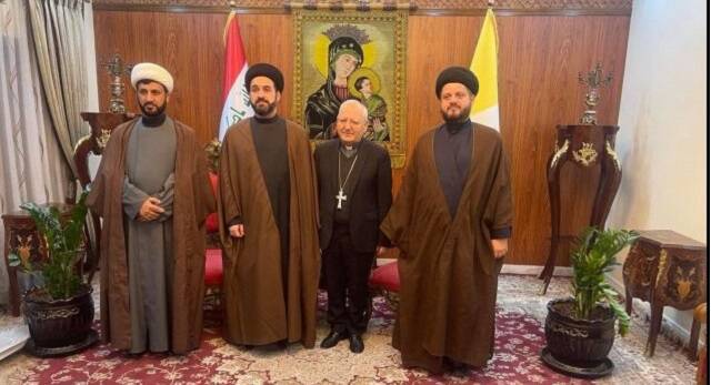 El cardenal sako, Patriarca de los católicos caldeos, con delegados chiítas en Bagdad