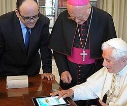 En 2011 Benedicto XVI envió el primer tuit y en 2012 se presentó oficialmente la cuenta Pontifex