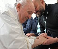 El Papa Francisco en 2021 en la cárcel de Civitavecchia